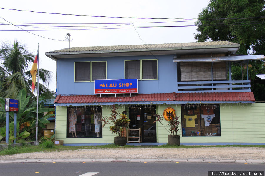 До первой мировой войны острова Палау некоторое время были частью германской колонии Каролины. Сегодня об этом может напомнить местный сувенирный магазин с немецким орлом