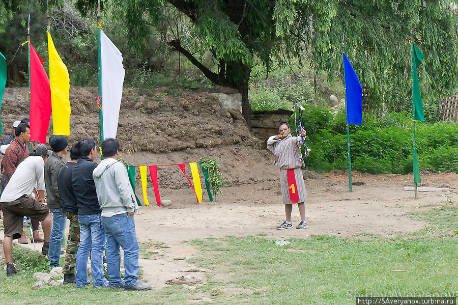 Соревнования по стрельбе из лука — излюбленный досуг бутанцев Бутан