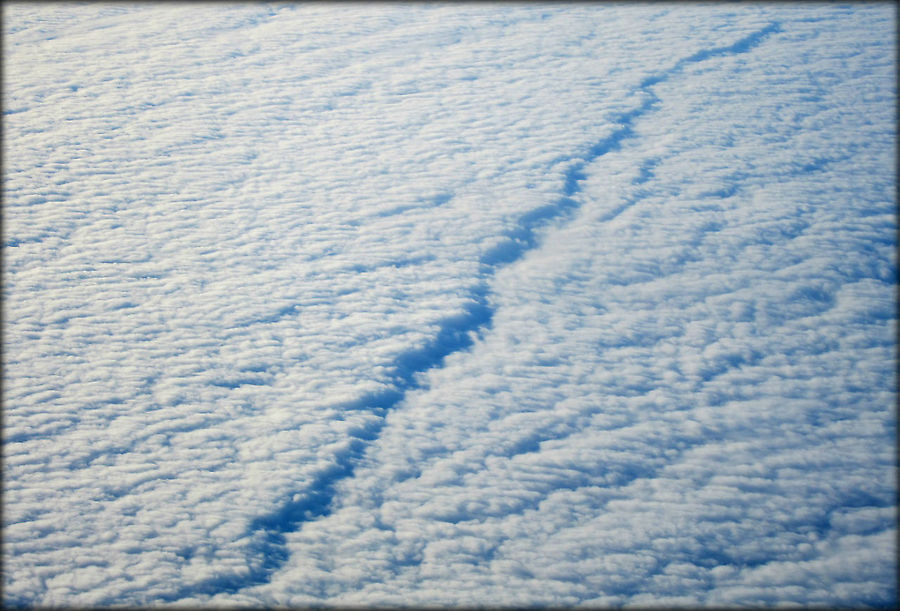 Небо треснуло пополам Небо треснуло пополам