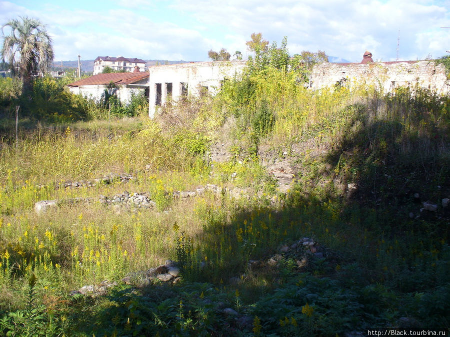 Территория Сухумской крепости Территория Сухумской крепости