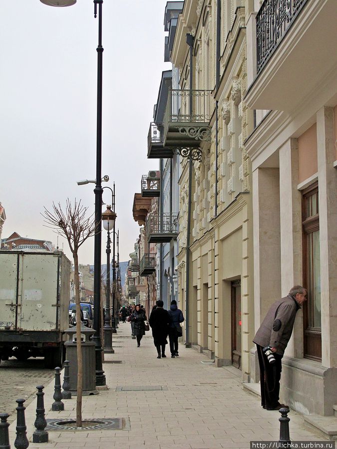 Новый взгляд на старую улицу Агмашенебели Тбилиси, Грузия