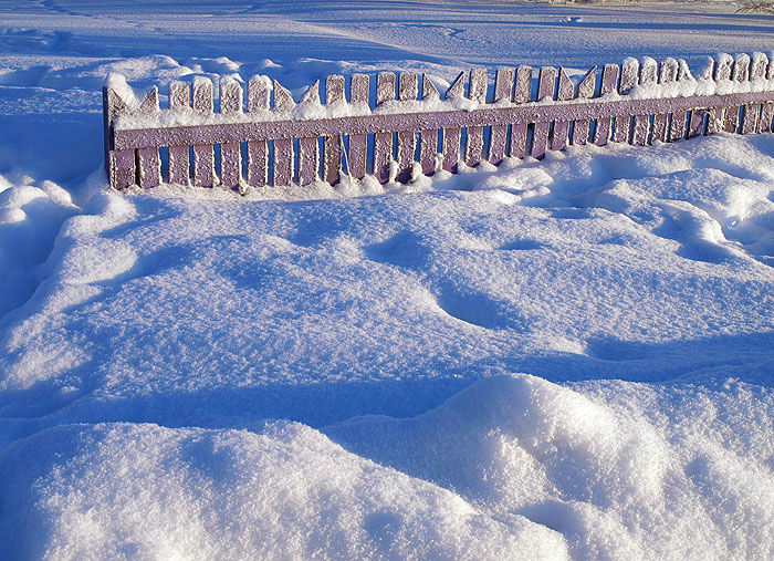 Засахаренный забор. Каргополь, Россия