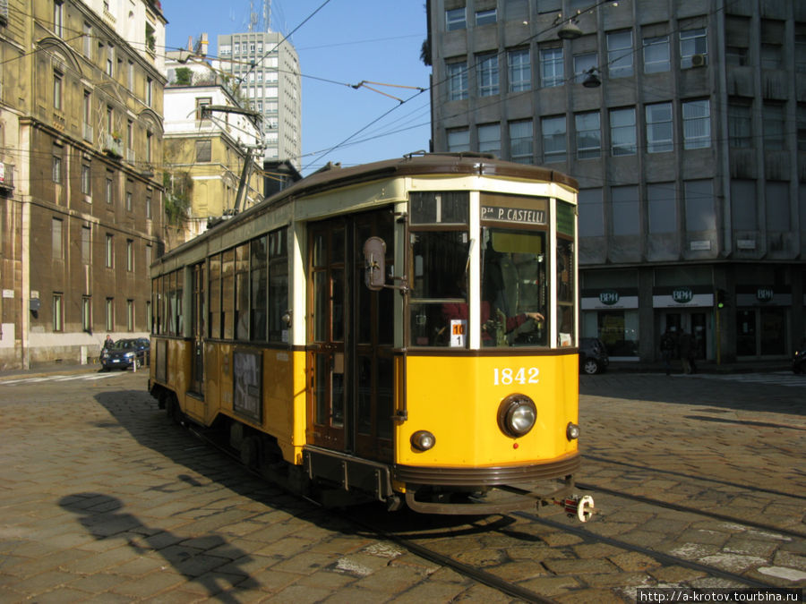 трамваи разных видов Милан, Италия