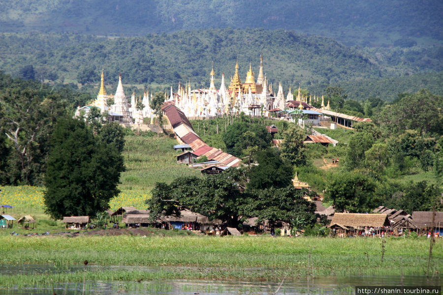 Монастырь с видом на озеро Инле Ньяунг-Шве, Мьянма