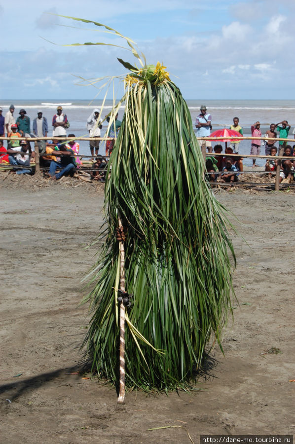 Фестиваль масок: папуасские сценки и маски Оиои Провинция Галф, Папуа-Новая Гвинея