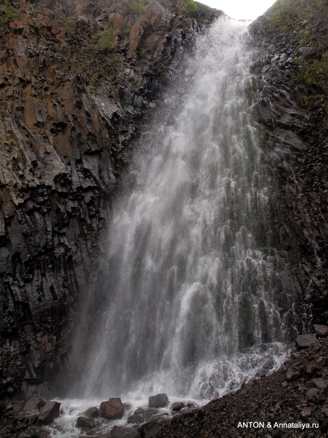 Дорога к водопаду и водопад на плато Путорана Озеро Лама, Россия