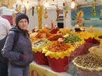 Сушенные фрукты, оливки, орехи и др. Знаменитый туринский шоколад на этом рынке тоже продают.