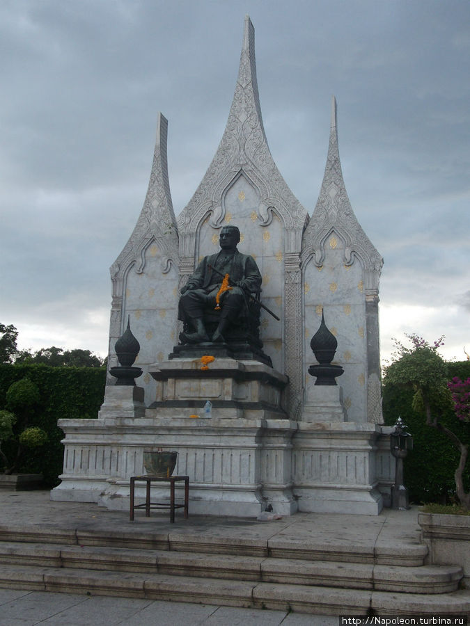 Монархия — мать порядка Бангкок, Таиланд