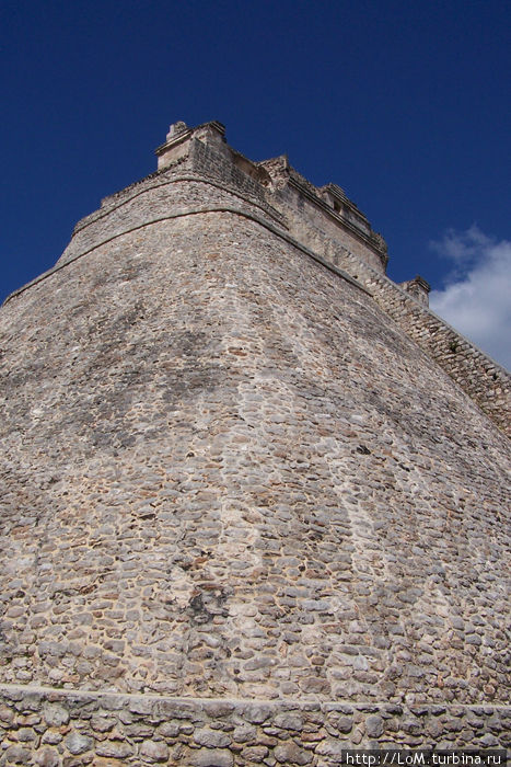 «Пирамида волшебника» Ушмаль, Мексика