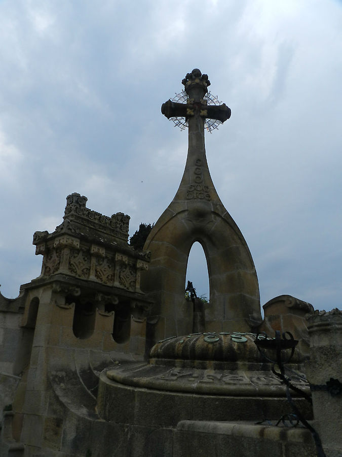 Кладбище в стиле модерн Ллорет-де-Мар, Испания