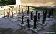 Деревянные шахматы.