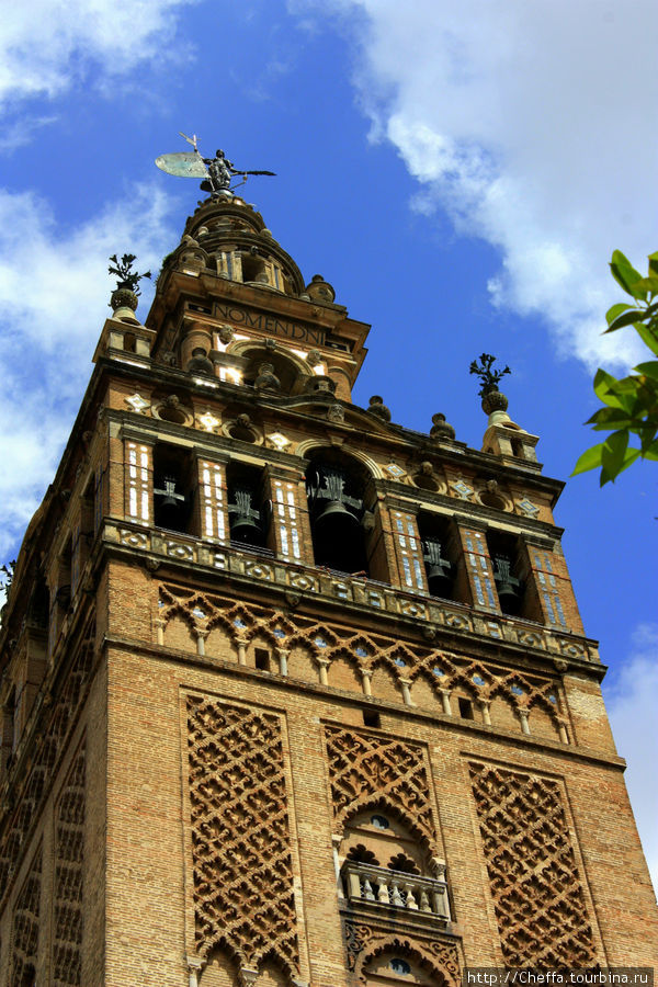 Эхо эпох - Кафедральный собор в Севильи. Севилья, Испания