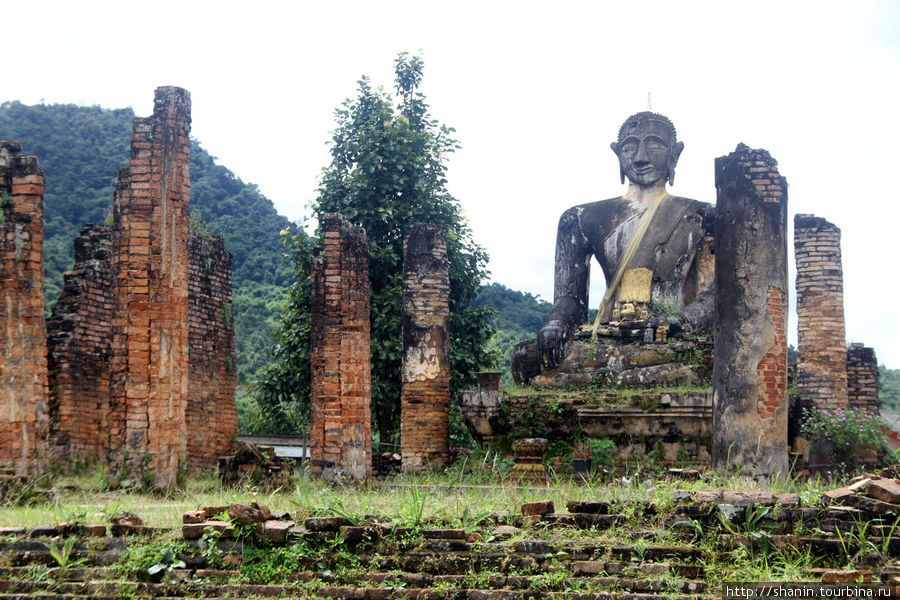 Сидящий Будда Провинция Сиенгкхуанг, Лаос