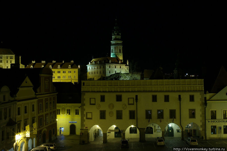 Вид из отеля Zlaty Andel на площадь Согласия и Замок. Чешский Крумлов, Чехия