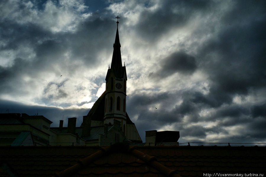 Вид из мансардного окошка Чешский Крумлов, Чехия