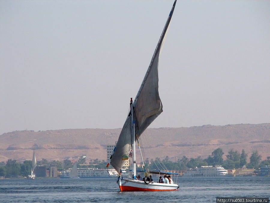 Фелука у берегов Асуана Египет