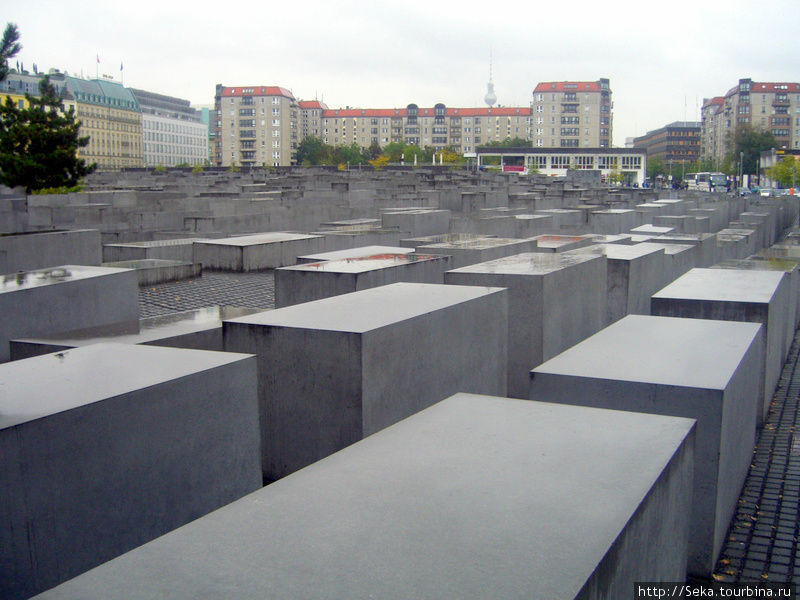 Мемориал жертвам Холокоста / Holocoust memorial