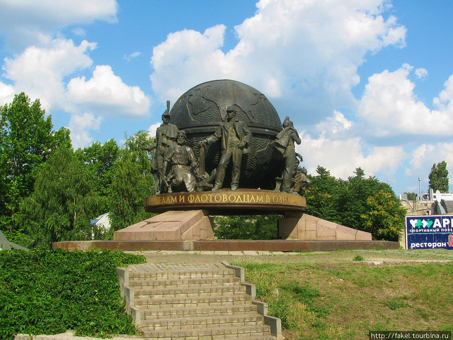 Памятник в честь 200-летия основания города. Николаев, Украина
