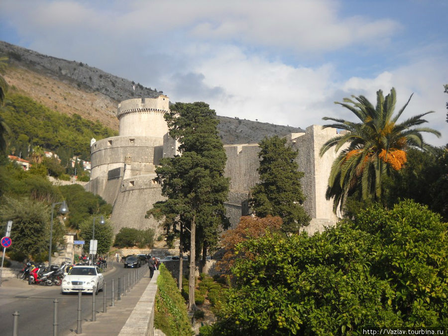 Бастионы и башни форта