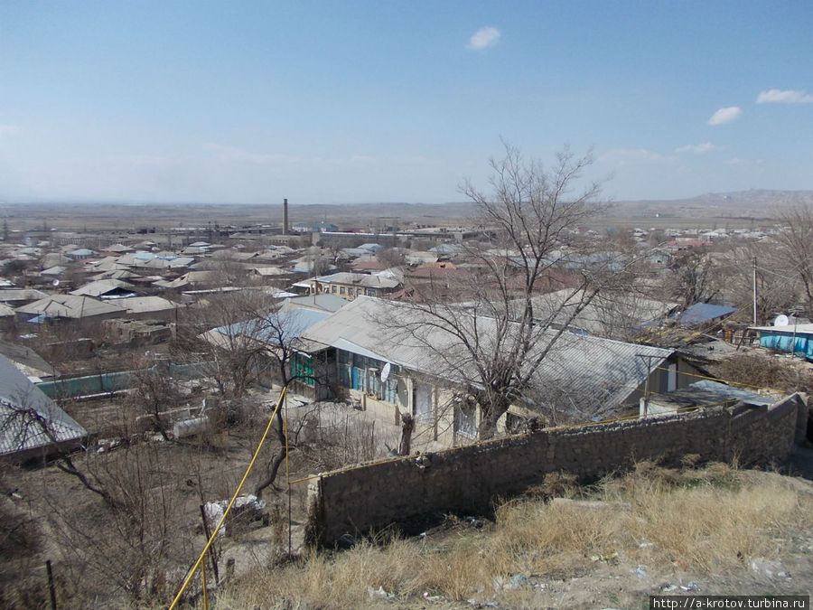 Нахичевань напоминает село. Нахичевань напоминает село.