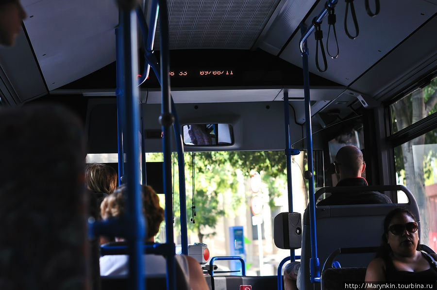Все городские автобусы обородуваны кондиционерами. Пальма-де-Майорка, остров Майорка, Испания
