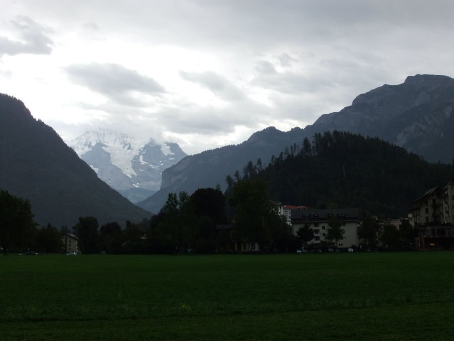 Интерлакен. Альпийское благополучие. Интерлакен, Швейцария