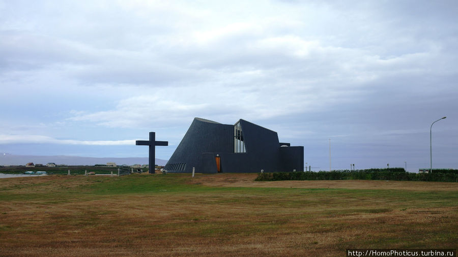 Церковь в Блондоузе Исафьёрдур, Исландия