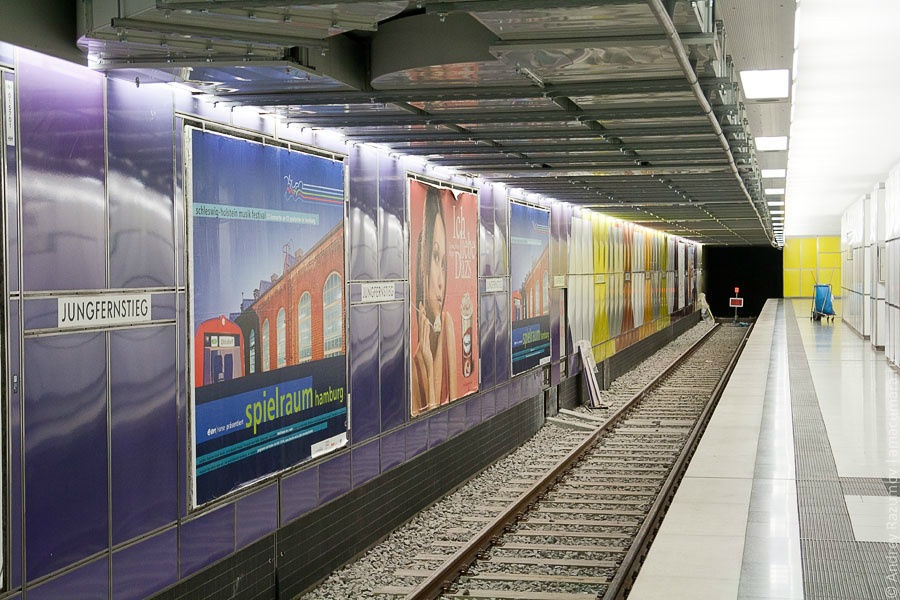 Метрополитен в Гамбурге работает без турникетов Гамбург, Германия