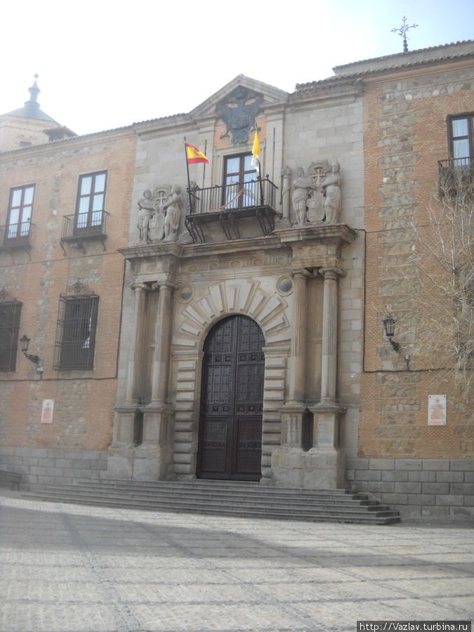 Фрагмент дворцового фасада Толедо, Испания
