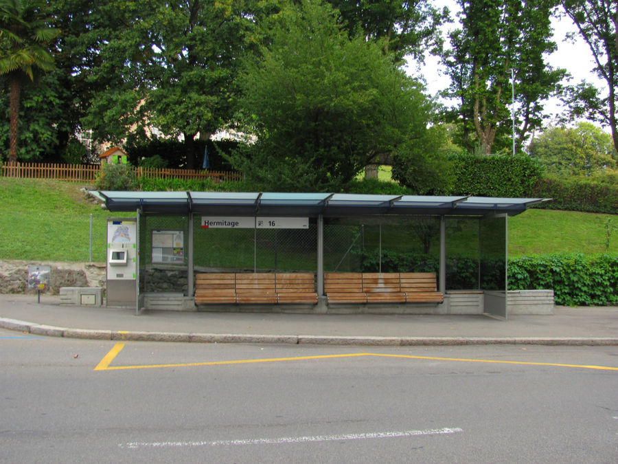 Остановка автобуса№16 прямо возле парка. Но ходит он довольно редко Лозанна, Швейцария