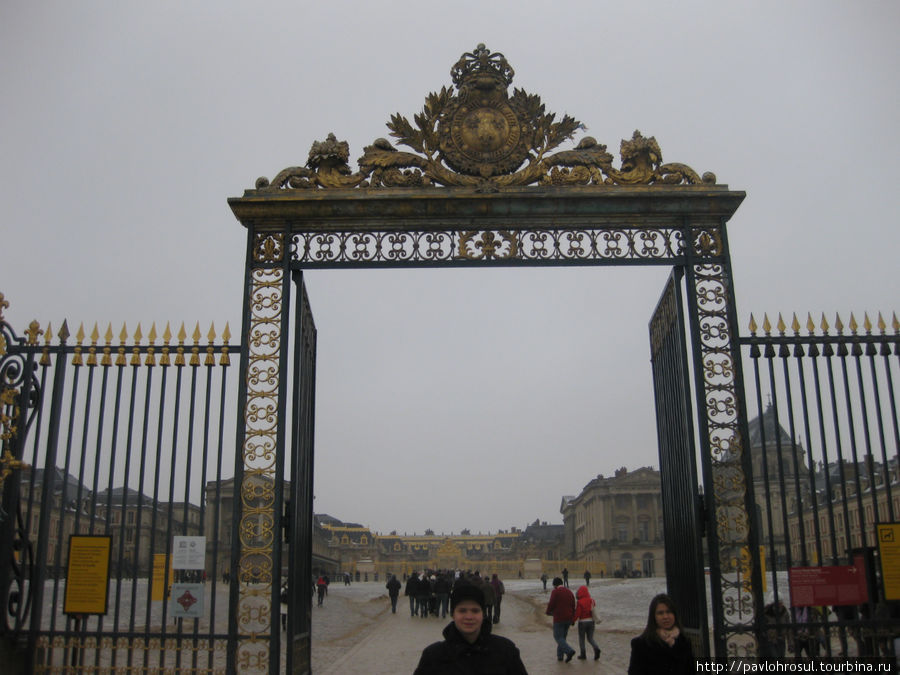 вход в Версальский палац Версаль, Франция