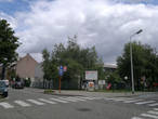 В этом районе находится музей мельницы и продовольствия. На этом перекрестке (ориентир — детский сад) надо повернуть налево.
