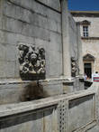 Фонтаны действующие...жители Дубровника утверждают, что вода чистейшая и пользуются ею