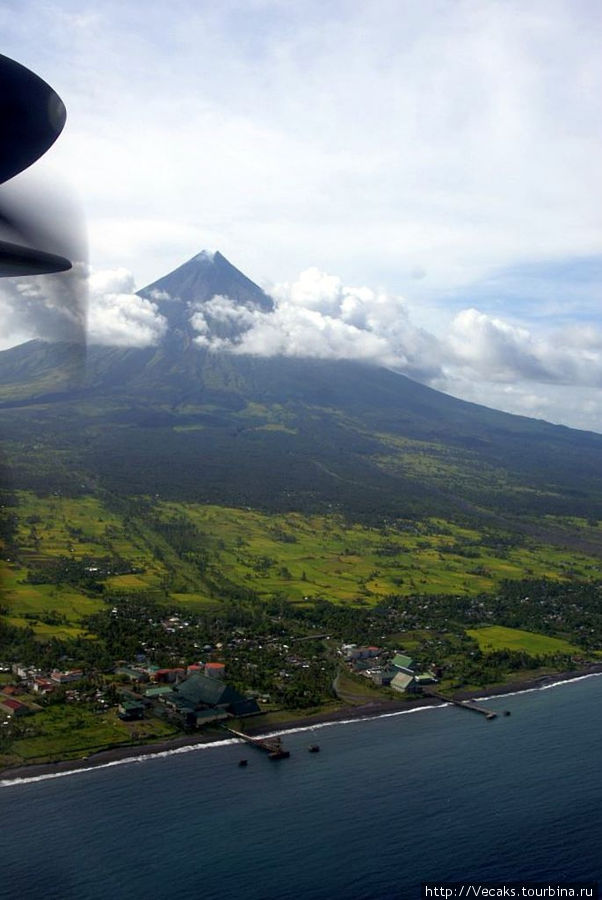 Совершенство форм вулкана Майон Легаспи, Филиппины
