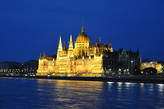 Вид на Парламент с набережной Дуная
