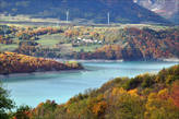 Сотэ (Lac du Sautet) — искусственное озеро, целью создания которого в 1930-1935 гг. было сооружение огромной плотины высотой 126 м на реке Драк