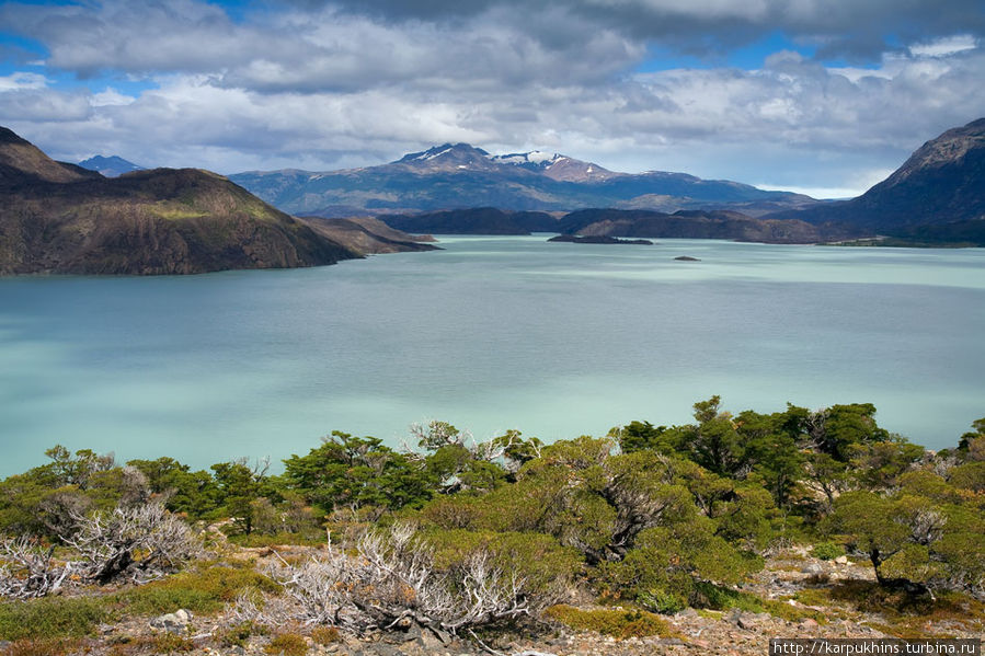 Западная часть озера Норденскёльд. Днём. Национальный парк Торрес-дель-Пайне, Чили