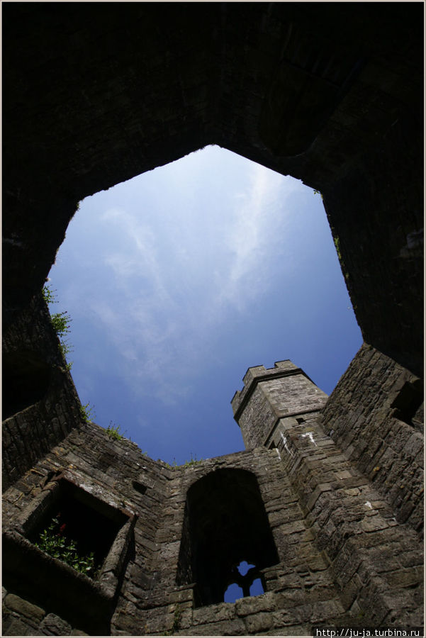 Карнарвон — замок Эдуарда I Кэрнарфон, Великобритания