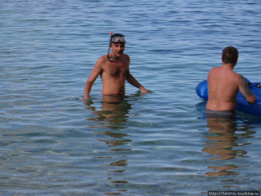 Купаемся на диком пляже Купаемся на диком пляже