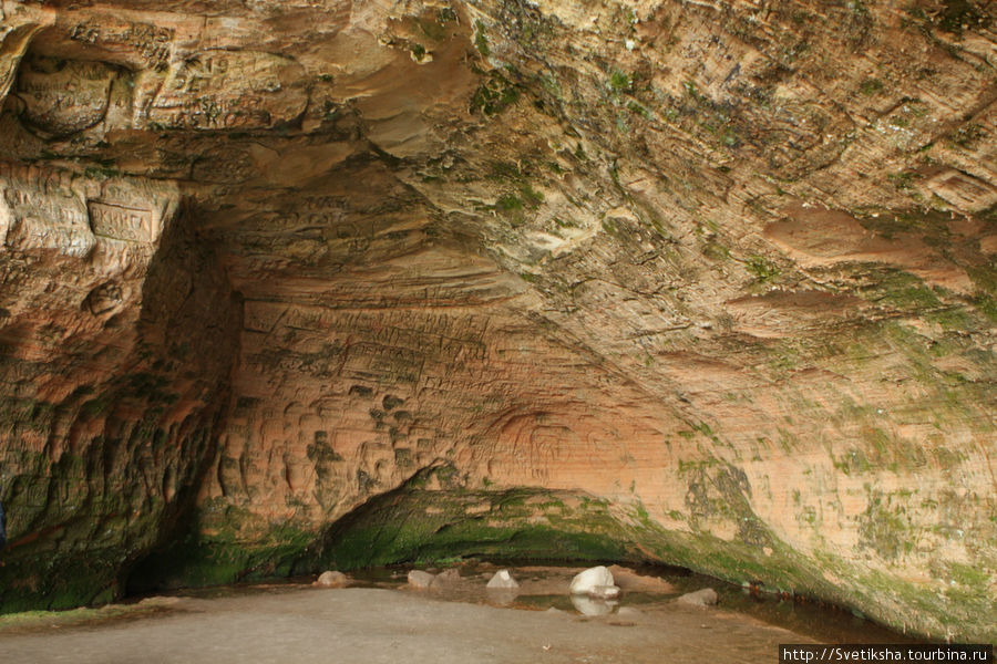 Пещера залитая любовными слезами Сигулда, Латвия