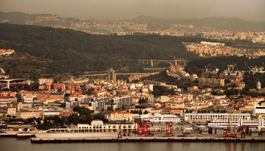 Лиссабон глазами Христа или где увидеть сразу два города Алмада, Португалия