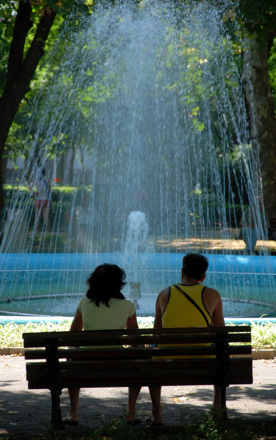 Двое. А может это любовь? Двое. А может это любовь?