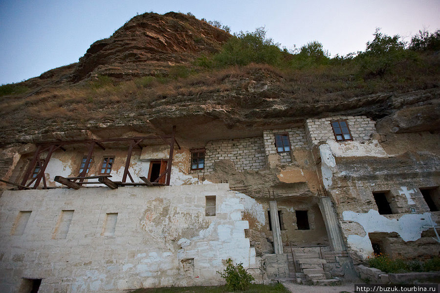 Монастырь в скалах. Цыпова, Молдова Цыпова, Молдова