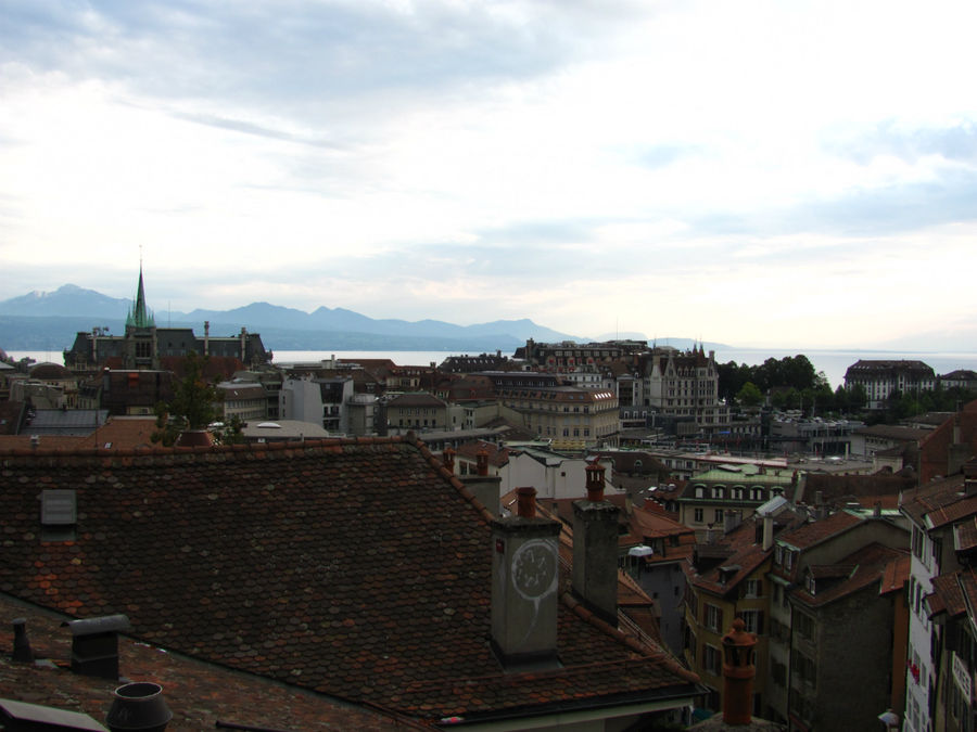 Смотровая площадка есть и возле Кафедрального собора Нотр-Дам Лозанна, Швейцария