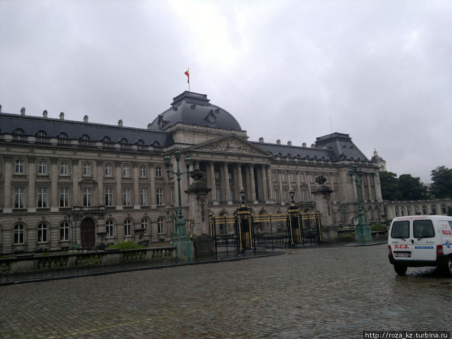 Голливудские штучки над Королевским Дворцом Брюссель, Бельгия