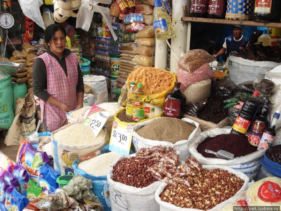 Тоже что-то вкусное и полезное И, главное, без всякой генной инженерии
Перу, рынок в Куско, февраль 2012 года Перу Тоже что-то вкусное и полезное И, главное, без всякой генной инженерии
Перу, рынок в Куско, февраль 2012 года Перу