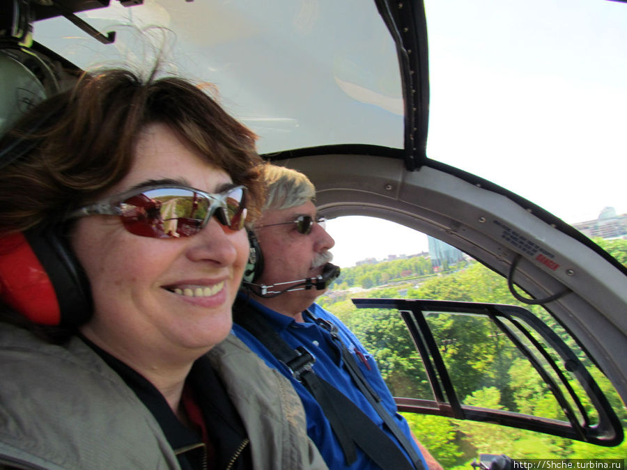 Мы с женой впервые на вертолете, ей немного страшно Ниагара-Фоллз, CША