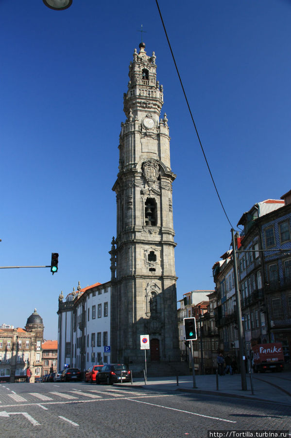 Лиссабон
Церковь и башня Клеригуш Порту, Португалия