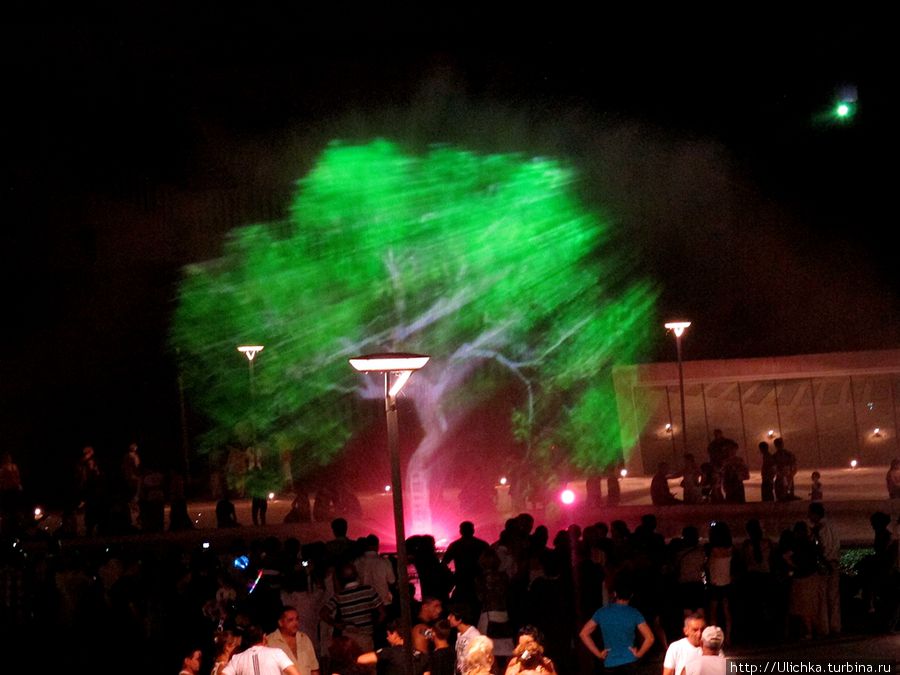 Новый цветодинамический Фонтан построен и смонтирован в Тбилиси на площади Рике Новый цветодинамический Фонтан построен и смонтирован в Тбилиси на площади Рике