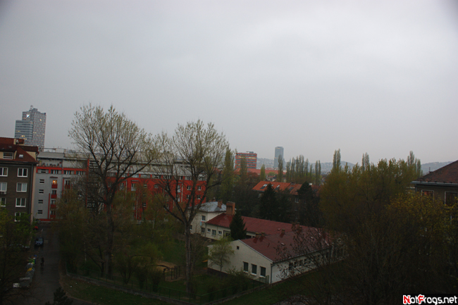 Немного дождя из окна нашего номера Братислава, Словакия